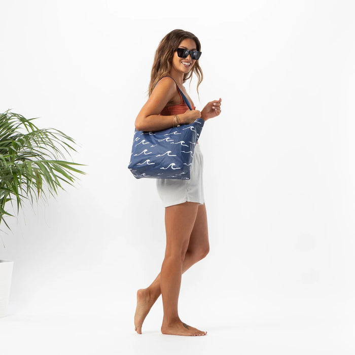 Seaside Reversible Tote - White/Navy